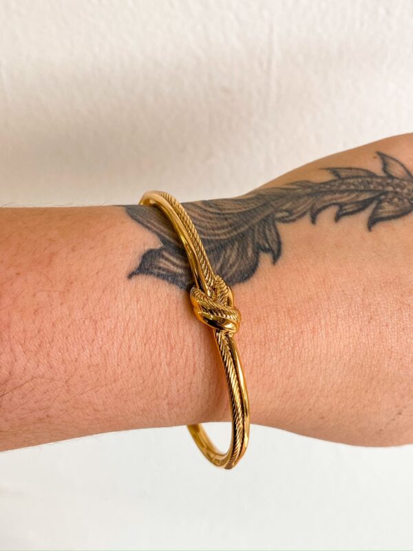 Bracelete Nó Folheado com Banho de Verniz Italiano