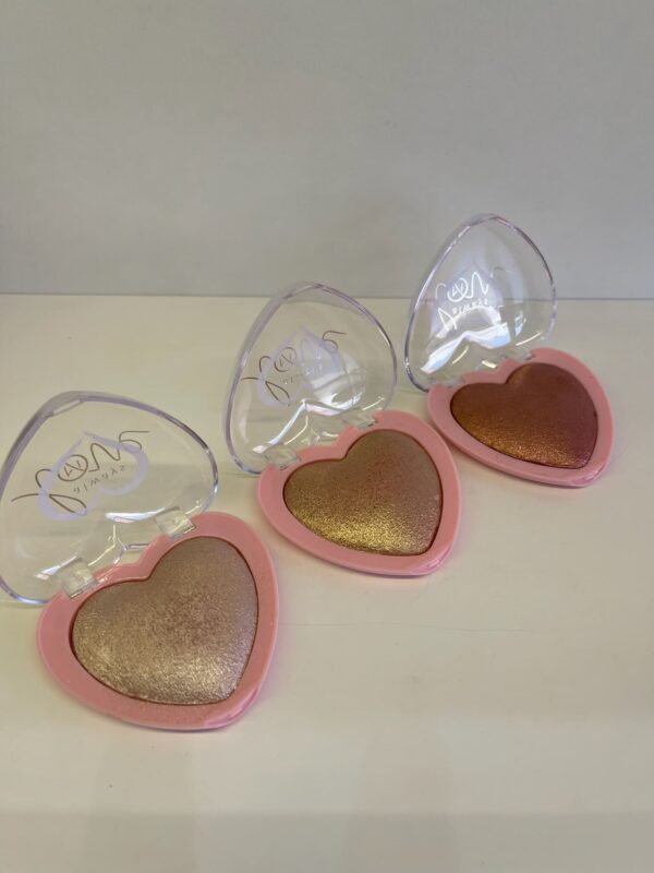 Iluminador Compacto Mahav Love
