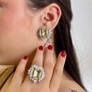 Conjunto Anel e Brinco Semi Jóia Ródio Branco Cristal Amarelo detalhes em zircônias